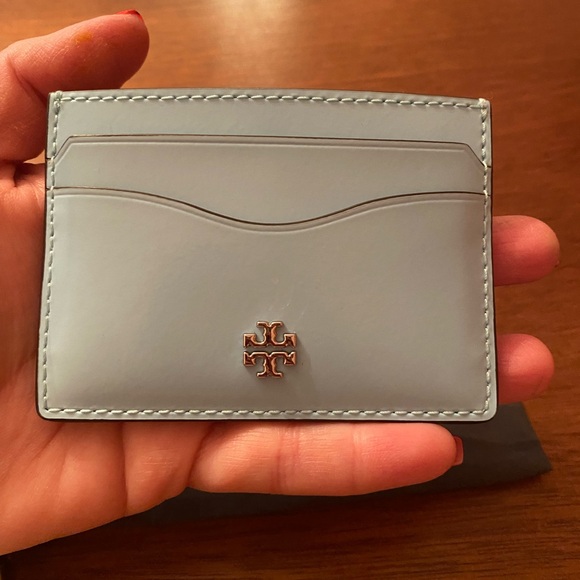 💯🩵 Authentic Tory Burch Emerson Patent Slim
Card Holder - Picture 4 of 5